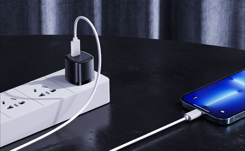 Power Delivery対応 AC充電器/20W/USB Type-C 1ポート/ブラック