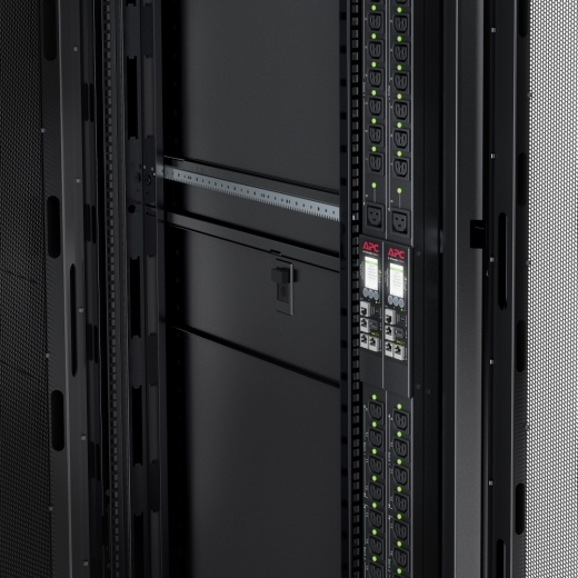 APC Rack PDU 9000 Switched、ZeroU、16A、100/200V、(21) C13/C15 & (3) C19/C21
