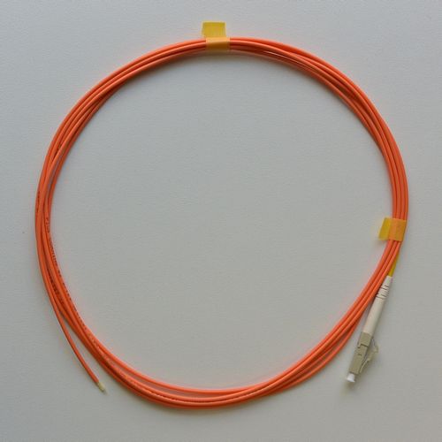 マルチモード光パッチコード GI62.5 単芯 片端LC 1.5m 橙色