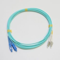 10G光パッチコード GI50 OM3 2芯メガネ LC-SC 15m アクア