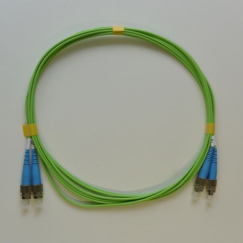 マルチモード光パッチコード GI50 2芯メガネ FC-FC 3m 若草色