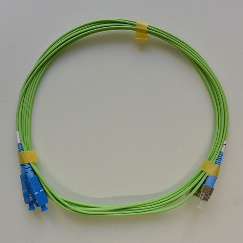マルチモード光パッチコード GI50 2芯メガネ FC-SC 3m 若草色