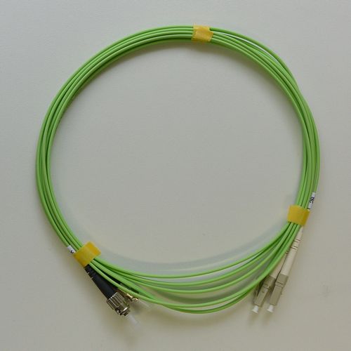 マルチモード光パッチコード GI50 2芯メガネ LC-ST 3m 若草色