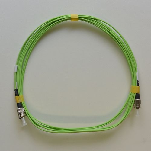 マルチモード光パッチコード GI50 2芯メガネ ST-ST 3m 若草色