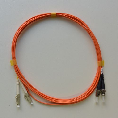マルチモード光パッチコード GI62.5 2芯メガネ LC-ST 2m 橙色
