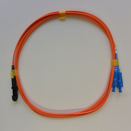 マルチモード光パッチコード GI62.5 2芯メガネ MTRJ(F)-SC 3m 橙色