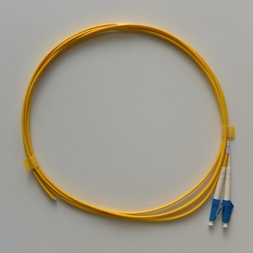 シングルモード光パッチコード 2芯メガネ 片端LC 1m 黄色