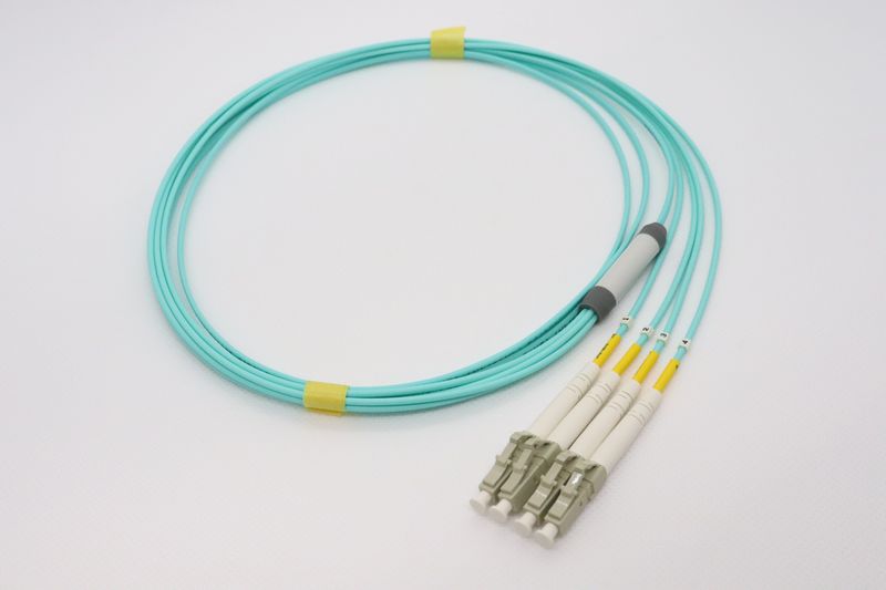 10G光パッチコード GI50 OM3 4芯FO 片端LC 5m アクア