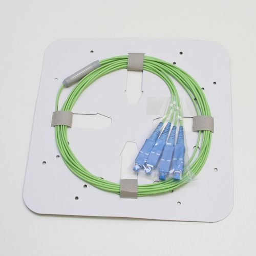 マルチモード光パッチコード GI50 OM2 4芯FO 片端SC 5m 若草色