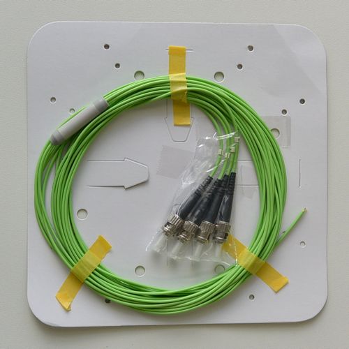 マルチモード光パッチコード GI50 OM2 4芯FO 片端ST 6m 若草色
