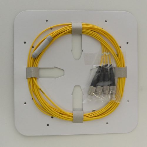 シングルモード光パッチコード OS2 4芯FO 片端FC 3m 黄色