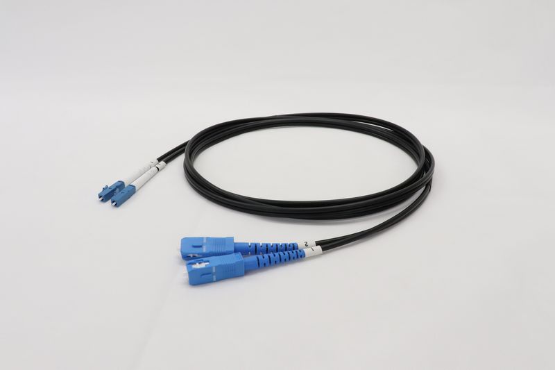 アーマード光パッチコード 2芯マルチモードOM3 FC-FC 20m 黒