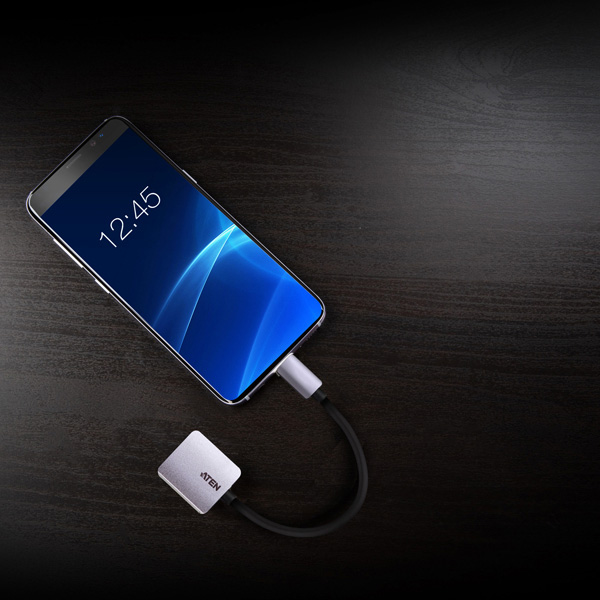 USB-C→VGAコンバーター