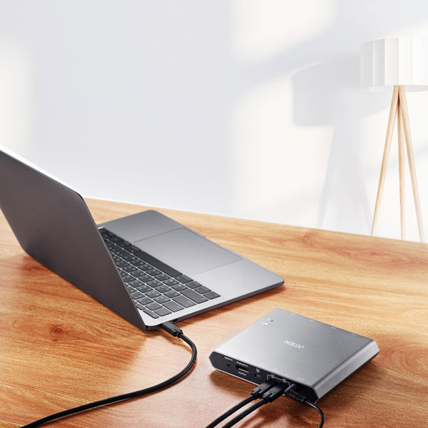 4K対応 2ポート USB-C KVMスイッチ(DisplayPort/USB-C/USB3.2 ドッキングステーション付き)