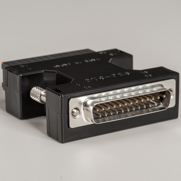 D-subコネクター変換器（D-subコネクター/端子台変換器）