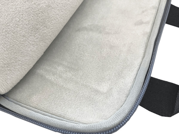 カードポケット付きクッションケース