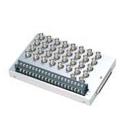 アナログ入出力用BNC端子台