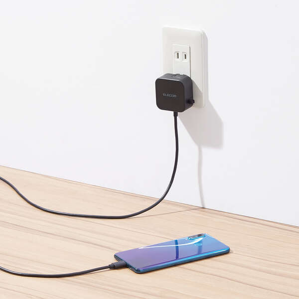 AC充電器/スマホ・タブレット用/2.4A出力/Type-C/USB-C/ケーブル一体型/2.5m/ブラック