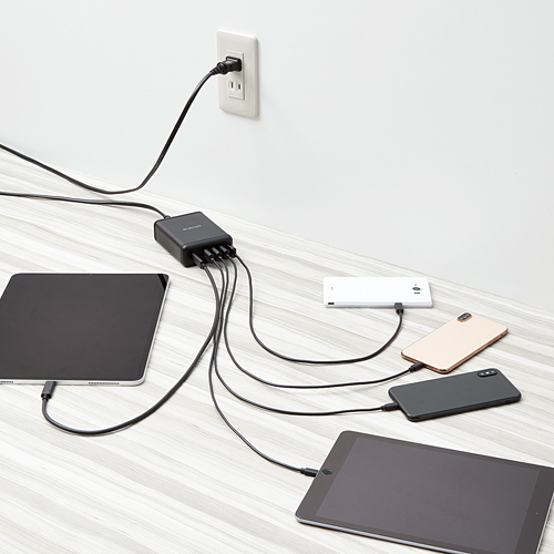 スマートフォン・タブレット用AC充電器/USB-A4ポート(おまかせ充電)/Type-C1ポート(USB PD30W)/電源ケーブル1.5m/ブラック