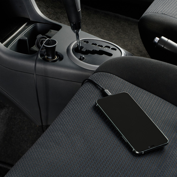 シガーチャージャー/150cm/2.4A/インジケーター付/ブラック