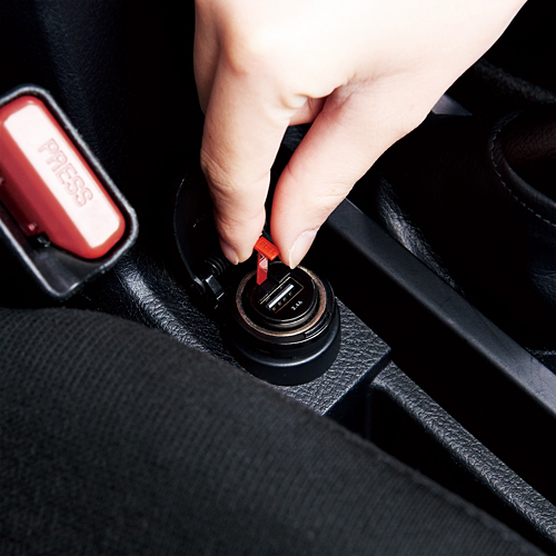 シガーチャージャー/1USBポート/コンパクト/2.4A/ブラック