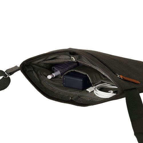 タブレット汎用ショルダーバッグ/~11インチ/ブラック