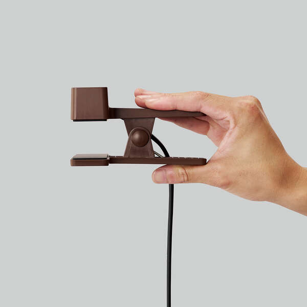 クリップタップ/雷サージ付/ホコリシャッター付/3個口/スイングプラグ/2.5m/ブラウン