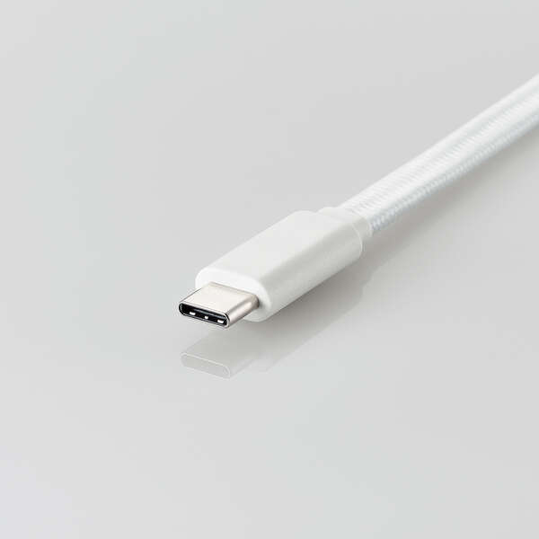 マグネットQi2規格対応ワイヤレス充電器/15W/卓上/メッシュケーブル/シルバー