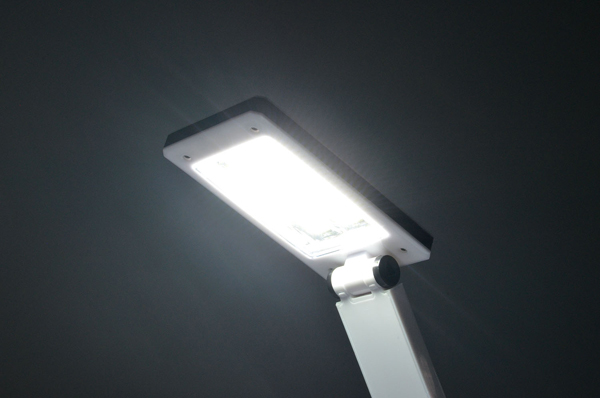 LEDコンパクトデスクライト ホワイト