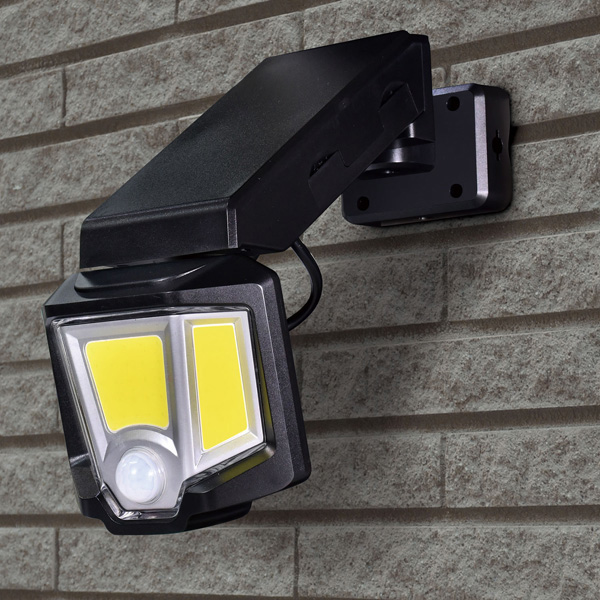 乾電池式センサーライト