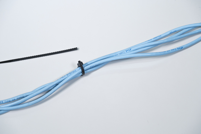 手で切れる結束バンド 耐候 200mm ブラック