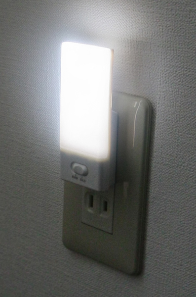 LEDセンサー付ライト