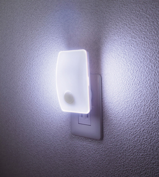LEDナイトライト 明暗人感センサー ホワイト