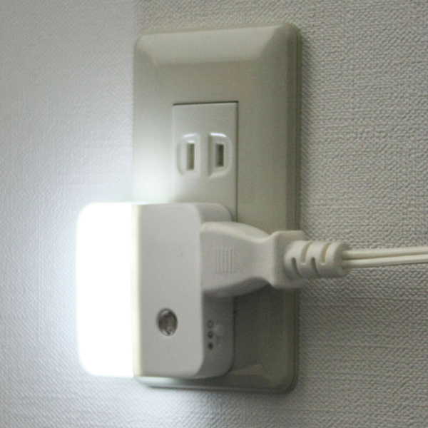 LEDセンサー付ライト ホワイト
