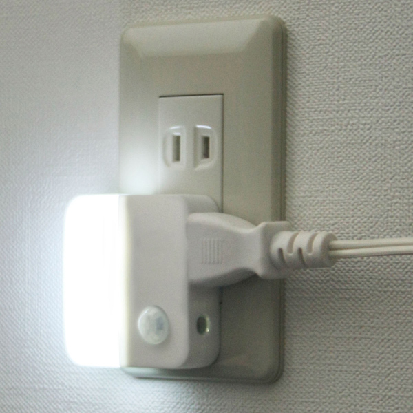 LEDセンサー付ライト ホワイト