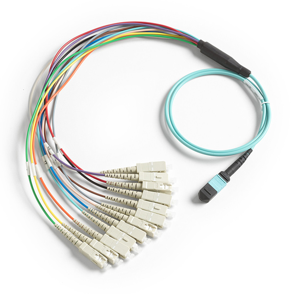 1m ブレイクアウト・コード、MPOピン無し/SCコネクター用