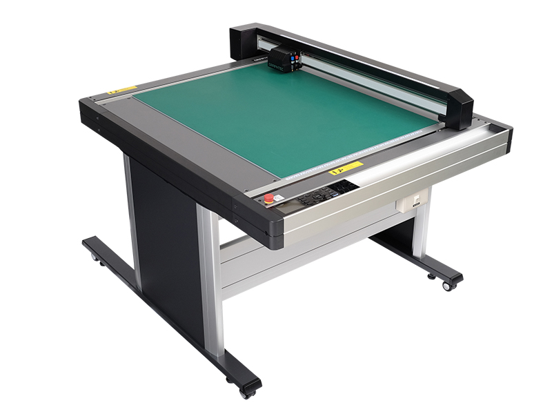 フラットベッドカッティングマシン FCX2000 (610×920) バキューム仕様