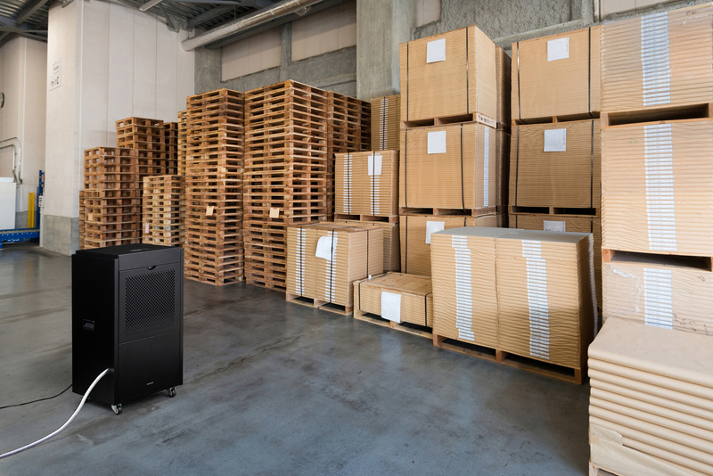 大型除湿機 ブラック