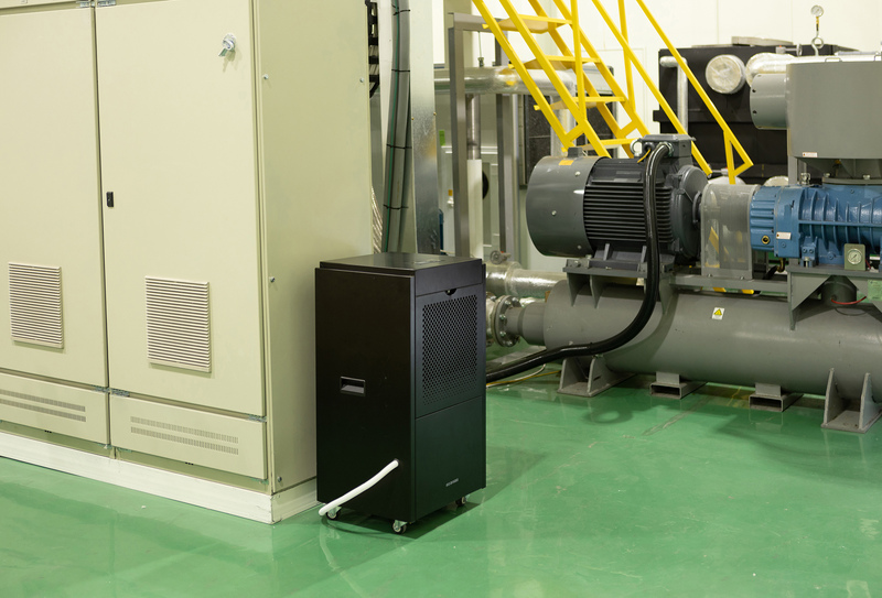 大型除湿機 ブラック