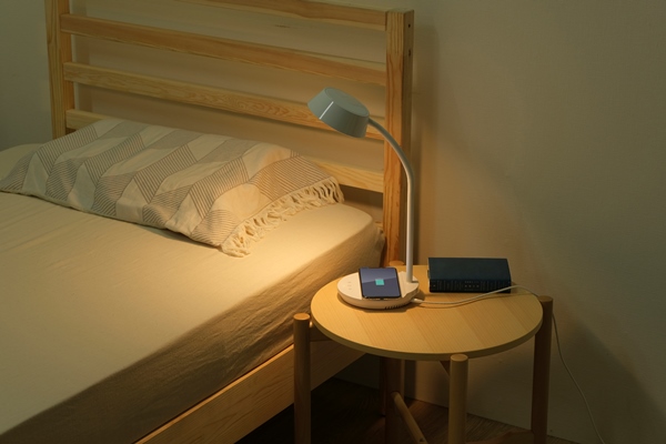 LEDデスクライト Qi充電シリーズ 平置きタイプ 調光・調色 ホワイト