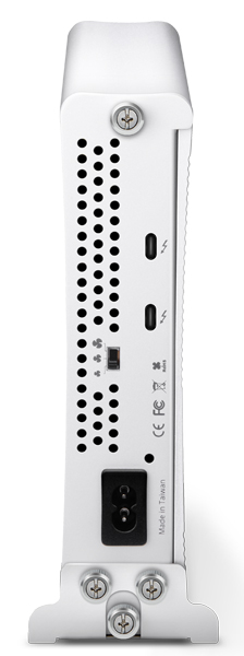 Thunderbolt3 to 4* NVMe slots with 120W power supply with one Thunderbolt 0.5M ケーブル1本添付 NVMe媒体別売