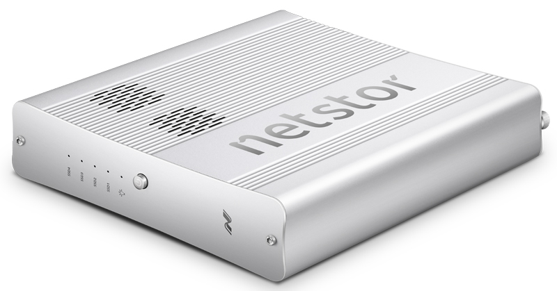 Thunderbolt3 to 4* NVMe slots with 120W power supply with one Thunderbolt 0.5M ケーブル1本添付 NVMe媒体別売