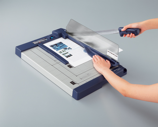 ペーパーカッター(押し切り式)A3