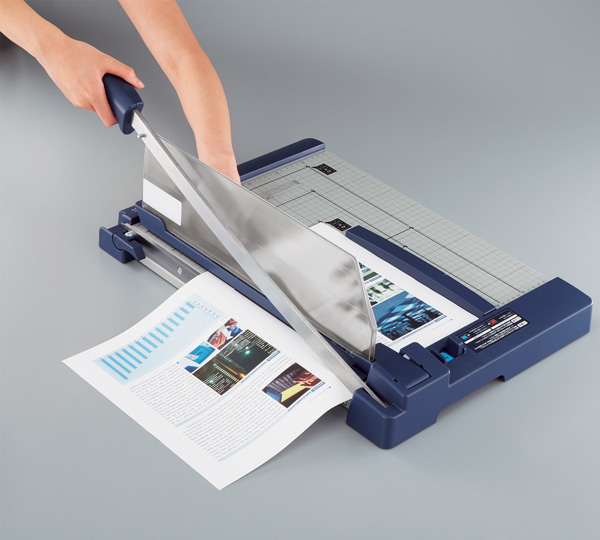 ペーパーカッター(押し切り式)A3