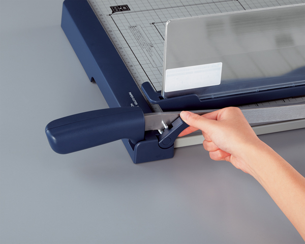 ペーパーカッター(押し切り式)A3