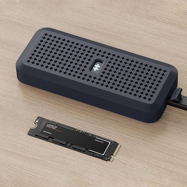HyperDrive Next USB4 NVMe SSD エンクロージャー