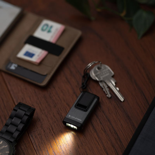 レッドレンザー K4R (New) Gray LEDキーライト 充電式 光束120lm 照射距離30m 点灯時間3.5h