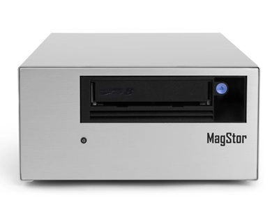 LTO-8 Thunderbolt / USB4 AIR 外付テープドライブ