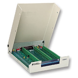 SCB-68シールドI/O 端子台