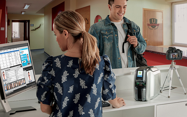 Zebra カードプリンタ ZC300 両面標準モデル